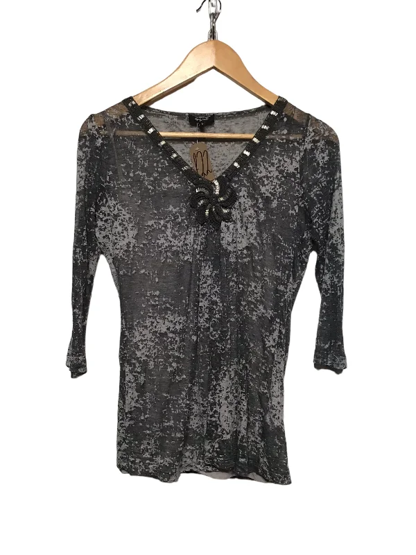 breathable women's tops for summerGrey Patterned Top (Size M)