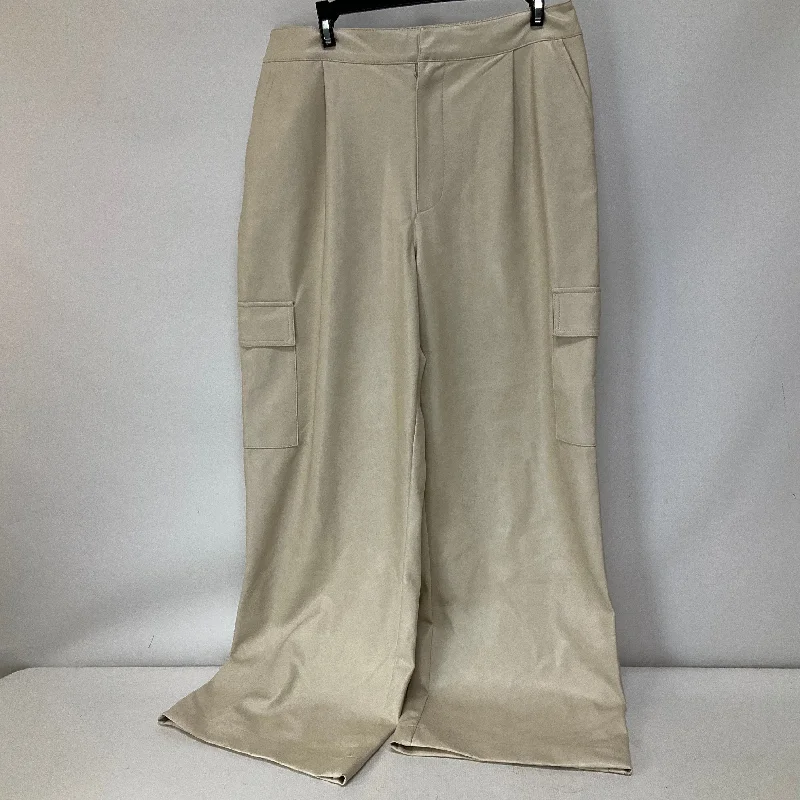 women's button-fly pantsCream Pants Cargo & Utility Avec Les Filles, Size M