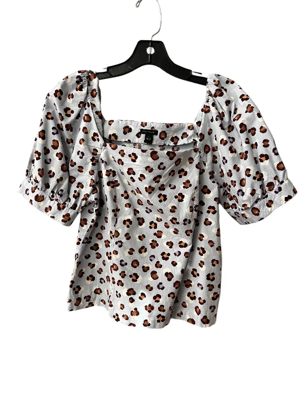 women's tops for those who want to add a personal touch to their wardrobe with unique and one-of-a-kind piecesTop Short Sleeve By Ann Taylor In Animal Print, Size: S