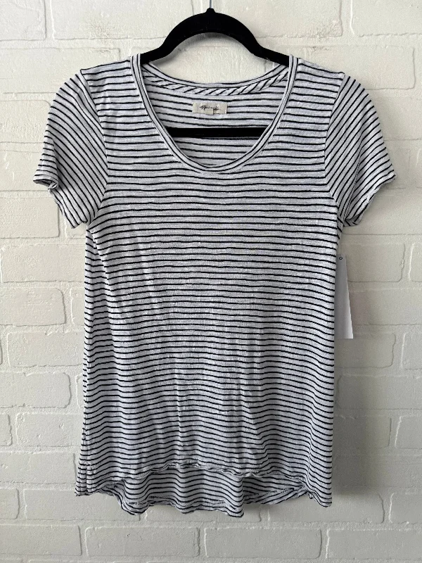 women's tops for those who seek both style and comfortTop Short Sleeve By Madewell In Black & White, Size: S